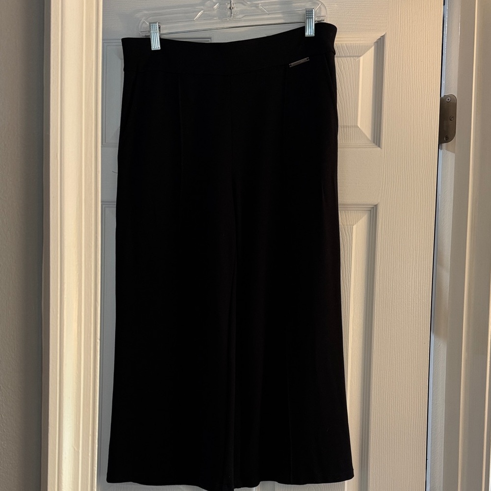 Jones New York Black Mid Calf Flare Pants.